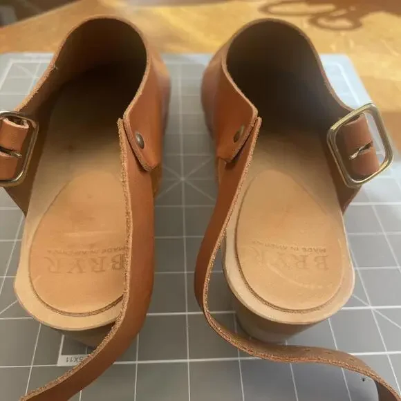 Bryr Tan and Brown Leather Mules Classic Design - Picture 2 of 7